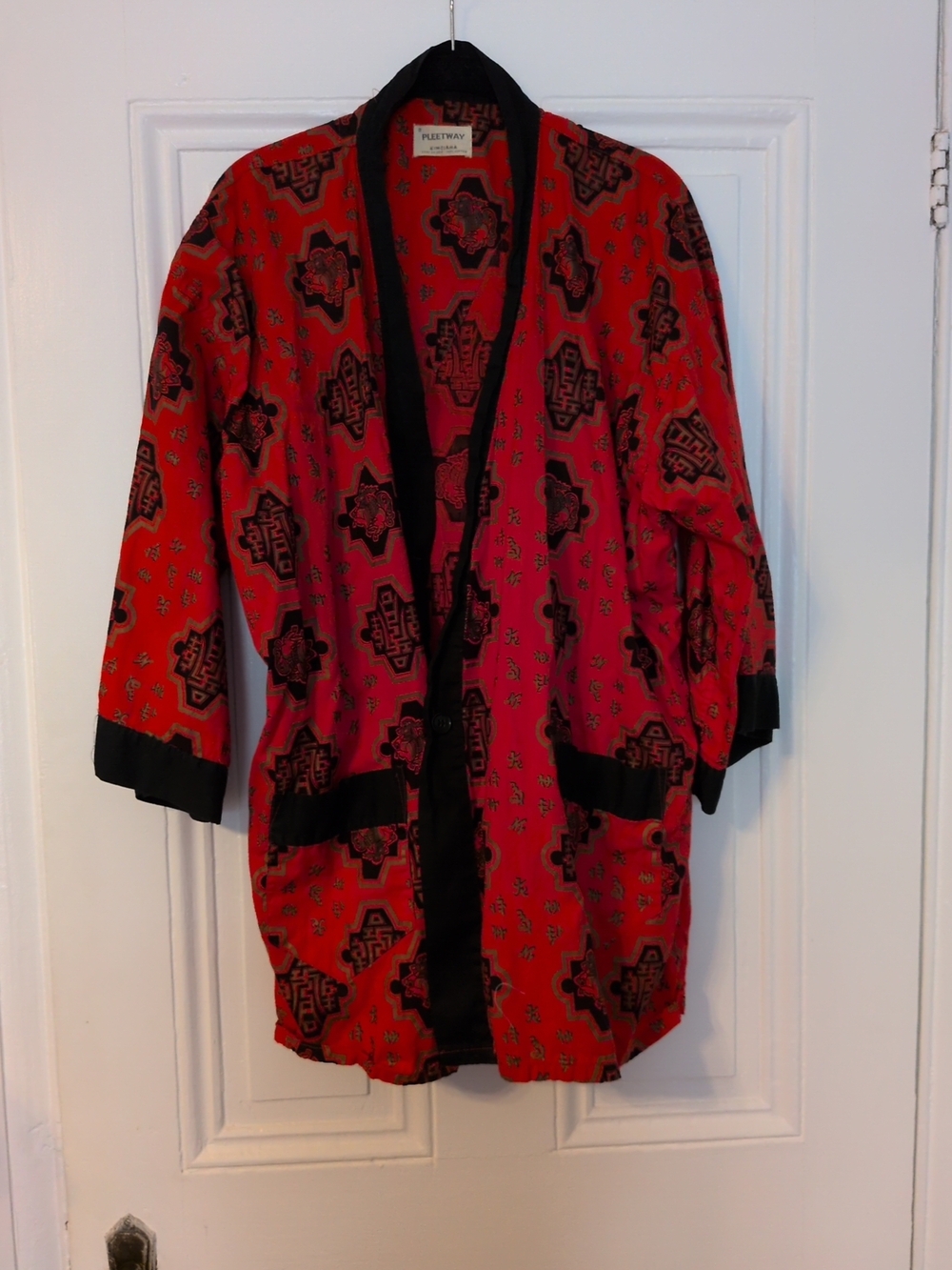 True Vintage 60-70s Red Patterned Kimono Jacket
